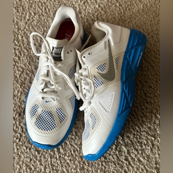 Nike Shoes - Nike shoes like new size 7.5